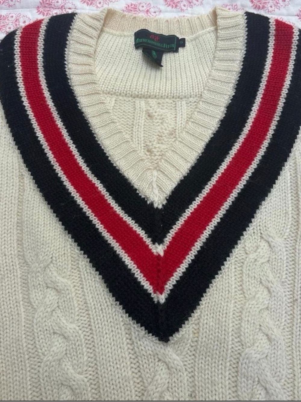 Abercrombie & Fitch Cream Cable Knit V-Neck Sweater with Red & Navy Stripe Trim